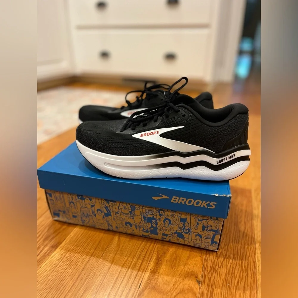 Men’s Brooks Ghost Max - Picture 3 of 5